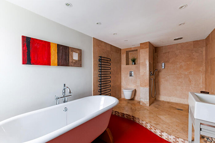 5 Bedroom Semi-Detached House For Sale In Hampton Park, Bristol, BS6