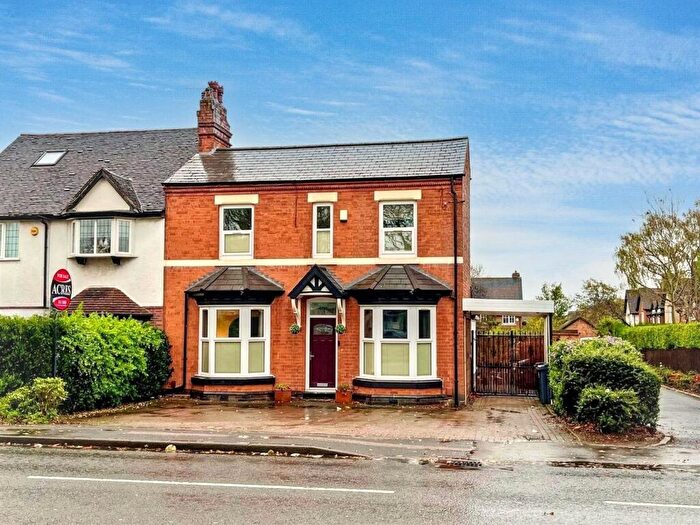 4 Bedroom Semi-Detached House For Sale In Walmley Road, Sutton Coldfield, B76