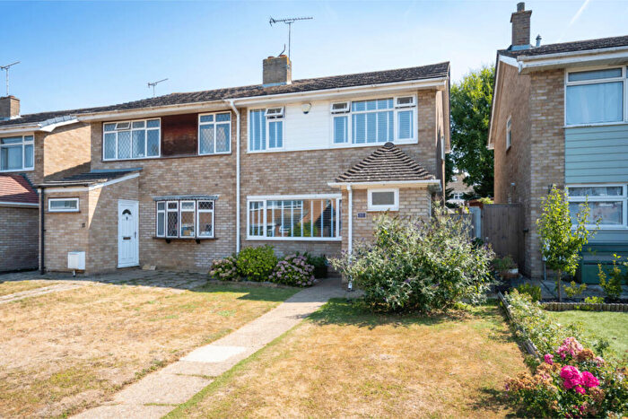 4 Bedroom Semi-Detached House For Sale In Foxhunter Walk, Billericay, CM11