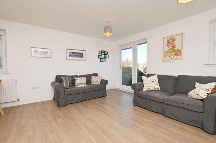 1 Bedroom Flat For Sale In / Burnbrae Drive, East Craigs, Edinburgh, EH12