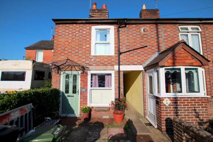 2 Bedroom Cottage For Sale In London Road, Horndean, PO8