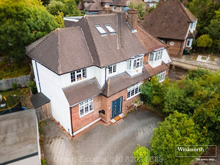 6 Bedroom Semi-detached House For Sale In Newark Way, London, NW4
