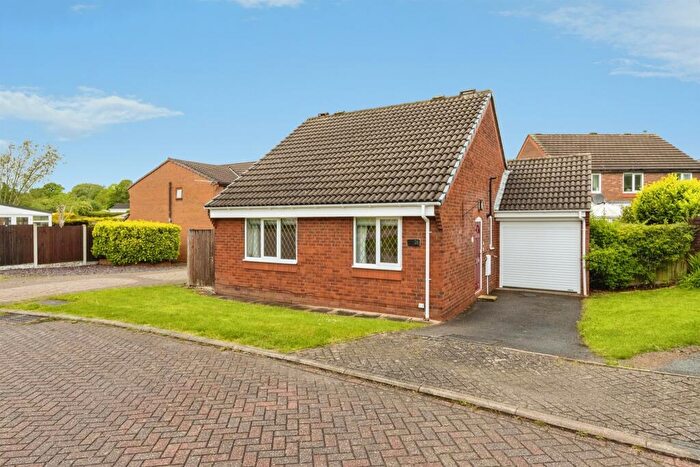 2 Bedroom Detached Bungalow For Sale In Kirkfield Drive, Leeds, LS15