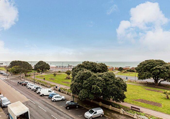 2 Bedroom Apartment To Rent In South Parade, Southsea, PO5