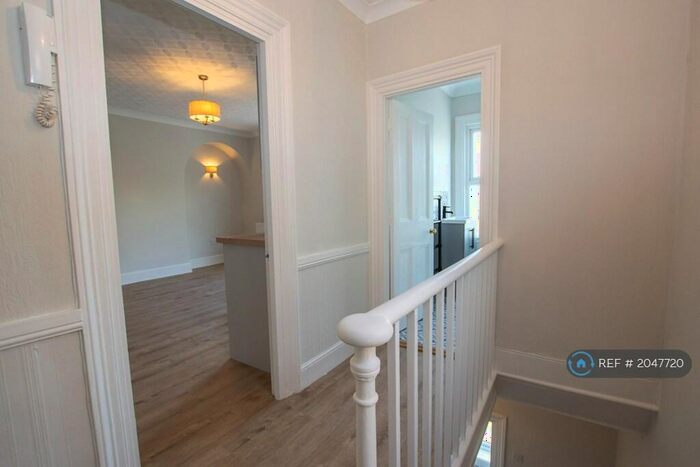 2 Bedroom Flat To Rent In Ashburnham Road, Bedford, MK40
