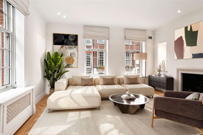 4 Bedroom Terraced House To Rent In Hertford Street, Shepherd Market, W1J