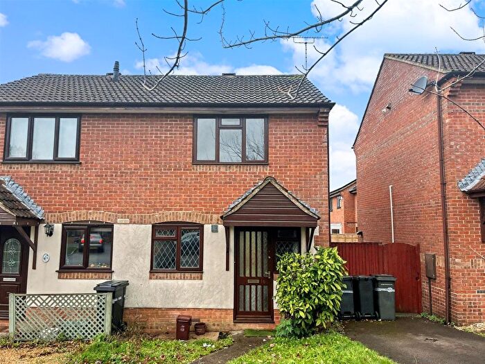 2 Bedroom Property To Rent In Blackmore Chase, Wincanton, BA9