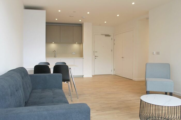 1 Bedroom Flat To Rent In Kingswood Apartments, Waterline Way, London, SE8