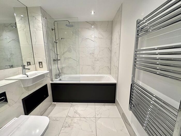 1 Bedroom Flat To Rent In Lockwood Apartments, Frogley Park, Barking, IG11