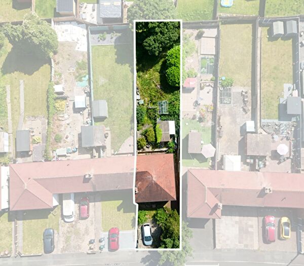 4 Bedroom Terraced House For Sale In Meadow View Road, Newhall, DE11