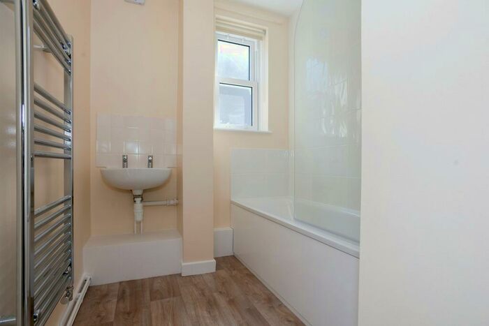 4 Bedroom Terraced House To Rent In Roscoe Street, EC1Y