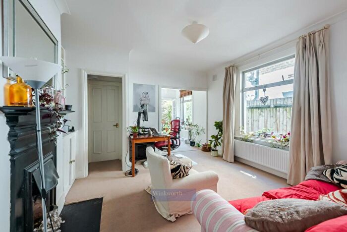 2 Bedroom Flat To Rent In Ambergate Street, SE17