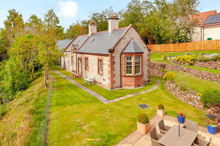 4 Bedroom Detached House For Sale In Dreghorn Loan, Edinburgh, EH13