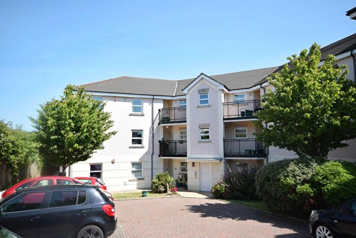 2 Bedroom Flat To Rent In Union Close, Bideford, Devon, EX39