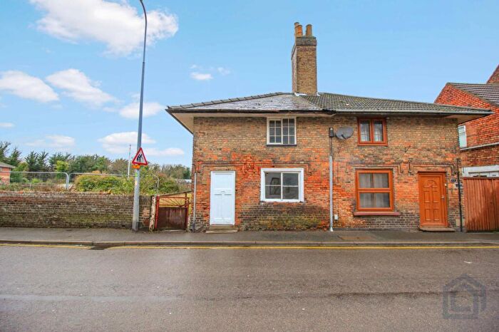 3 Bedroom Semi Detached House For Sale In , South Street, Alford, LN13