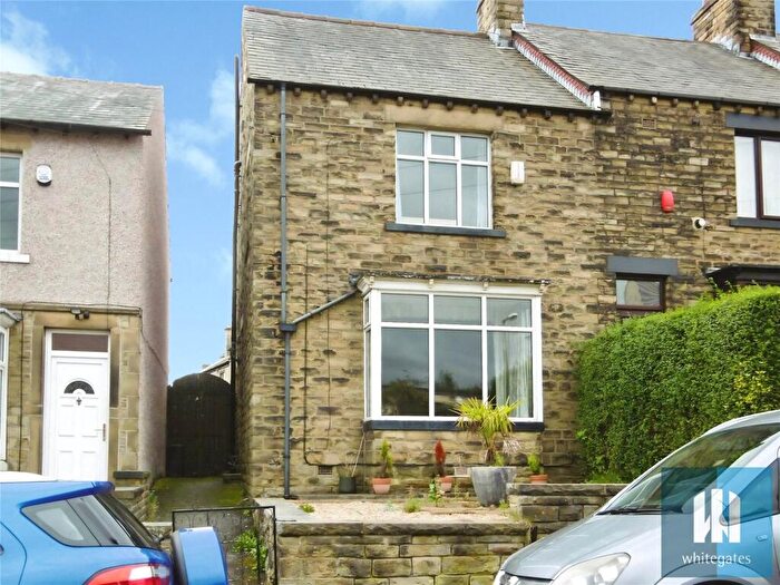 3 Bedroom End Of Terrace House For Sale In Rayner Road, Brighouse, HD6