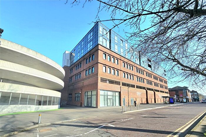 2 Bedroom Flat For Sale In Ashwood House, - Pembroke Broadway, Camberley, Surrey, GU15