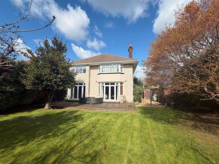 4 Bedroom Detached House For Sale In Iddesleigh Road, Bournemouth, BH3