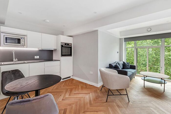 1 Bedroom Flat To Rent In Clapham Common North Side, London, SW4