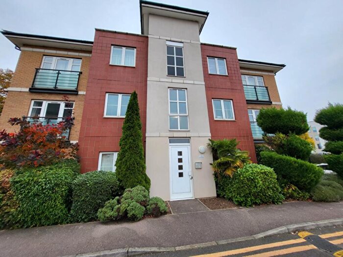 2 Bedroom Flat To Rent In The Parklands, Dunstable, LU5