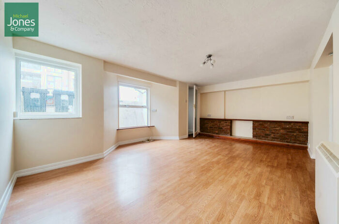 1 Bedroom Flat To Rent In Brighton Road, Shoreham-By-Sea, West Sussex, BN43
