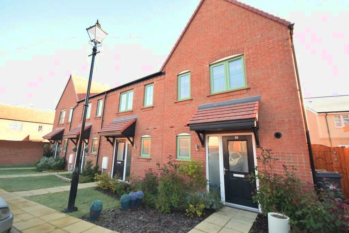 2 Bedroom Semi-Detached House To Rent In Peregrine Way, St. Albans, AL4