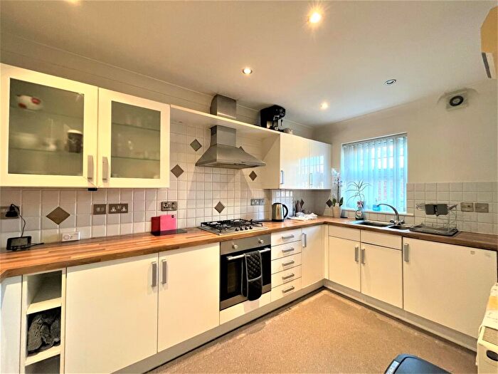 3 Bedroom House To Rent In Alphington Road, Exeter, EX2