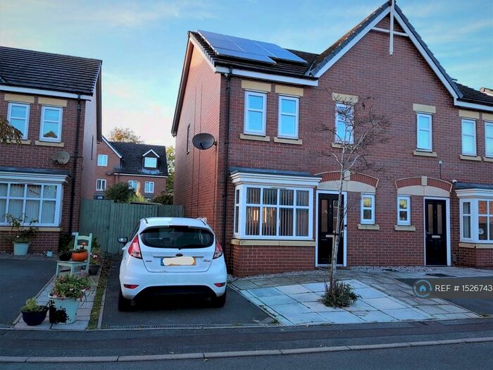 3 Bedroom Semi-Detached House To Rent In Moreland Drive, Southport, PR8