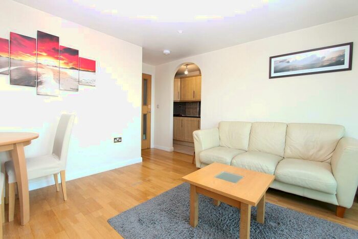 2 Bedroom Flat To Rent In Comer House, Station Road, London, EN5