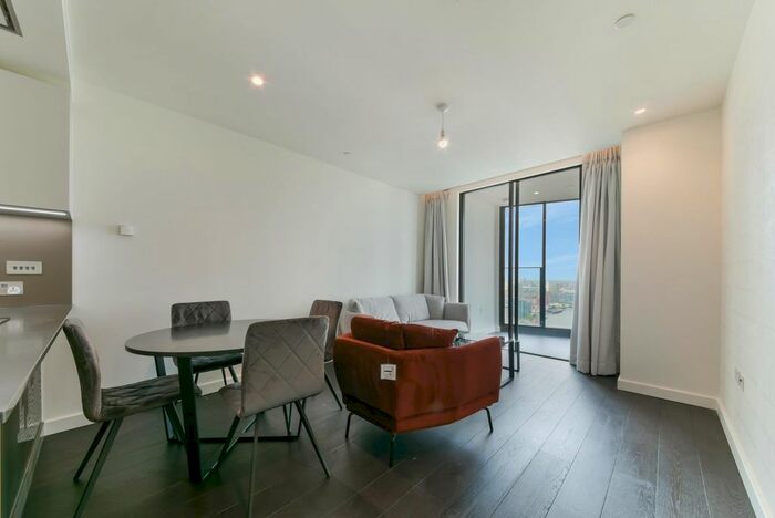 1 Bedroom Flat To Rent In Damac Tower, Vauxhall, London, SW8