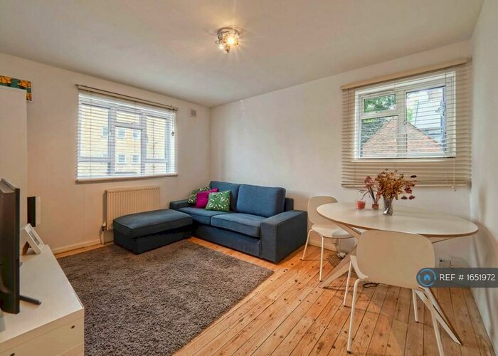 1 Bedroom Flat To Rent In Fircroft, London, N1