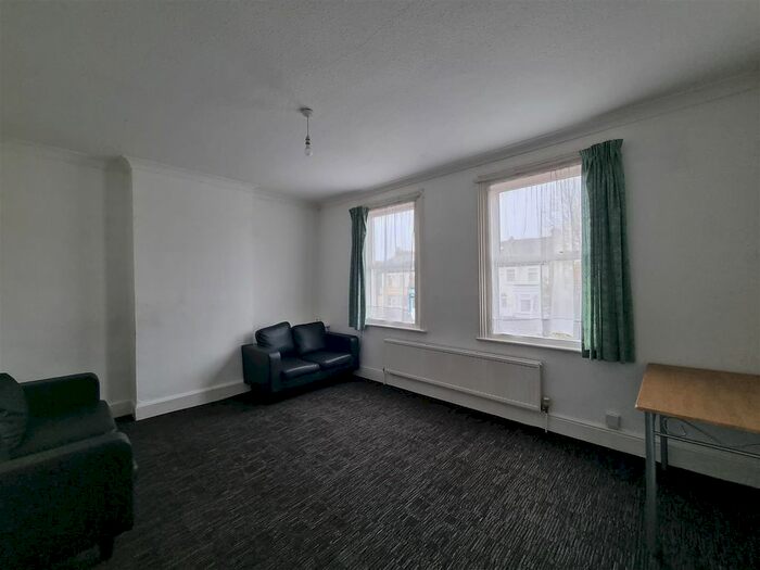 2 Bedroom Flat To Rent In Hertford Road, Enfield EN3