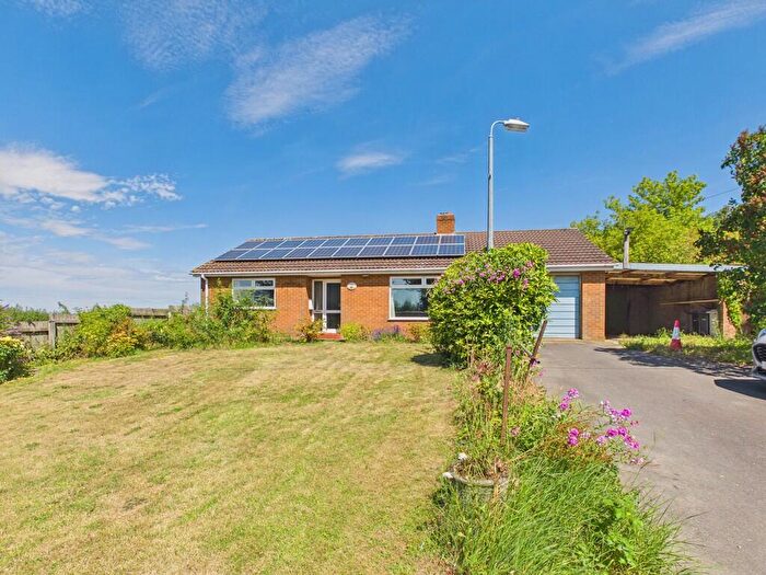 2 Bedroom Detached Bungalow For Sale In Main Road, Edlington, LN9