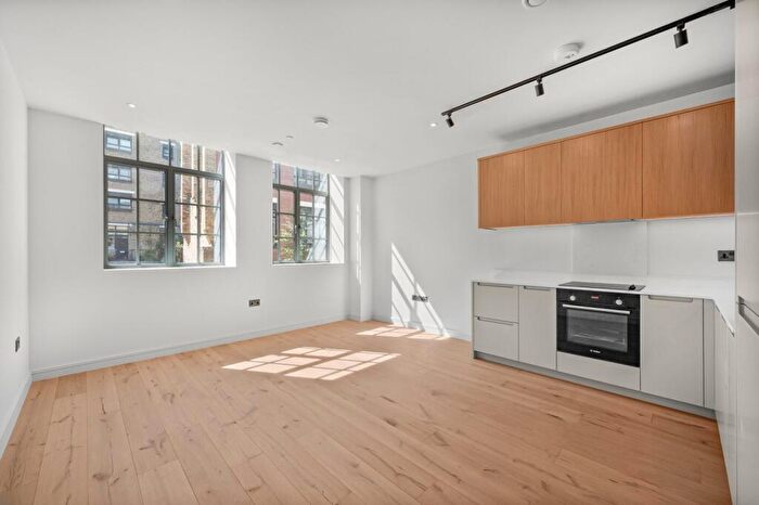 1 Bedroom Apartment To Rent In Hollybush Gardens, London, E2