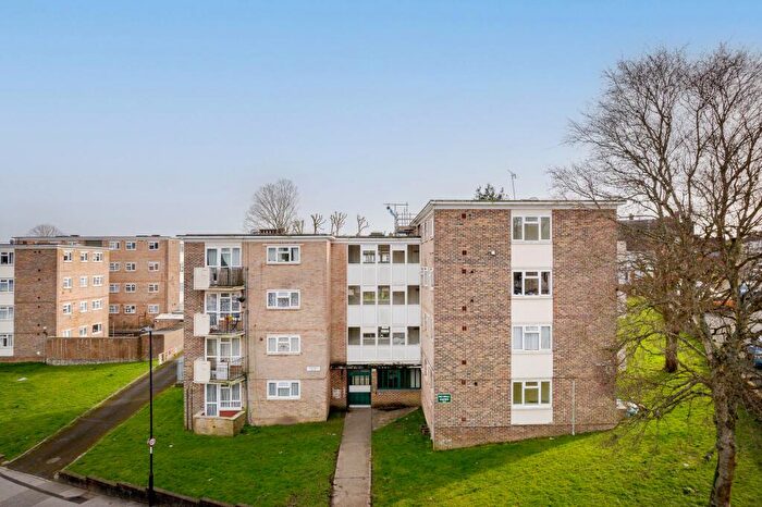 3 Bedroom Apartment For Sale In Warren Avenue, South Croydon, CR2