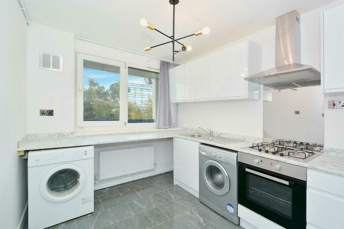 4 Bedroom Maisonette To Rent In Caithness House, London, N1
