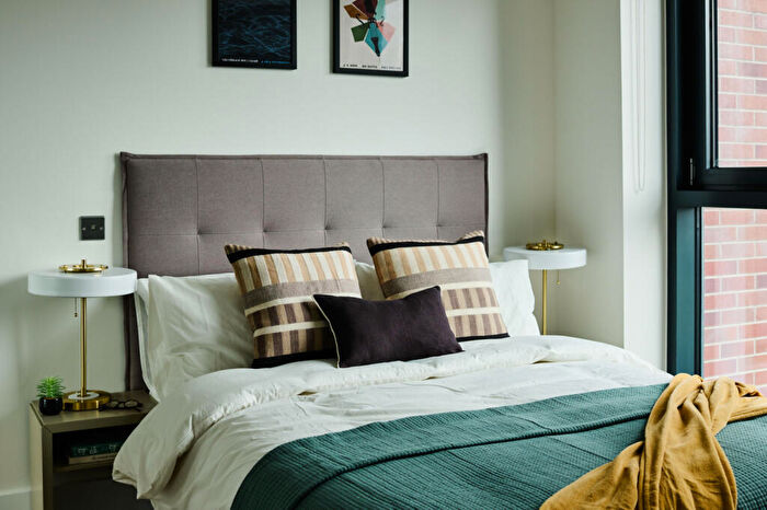 3 Bedroom Apartment To Rent In Uncle Leeds, Whitehall, Leeds, LS1