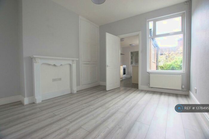 3 Bedroom Terraced House To Rent In Scorer Street, Lincoln, LN5