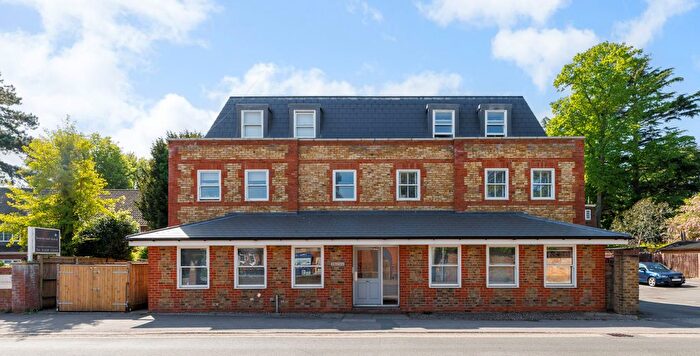 1 Bedroom Flat For Sale In Station Road, Bourne End, SL8