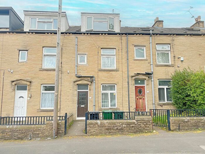 4 Bedroom Terraced House For Sale In Clipstone Street, West Bowling, Bradford, BD5
