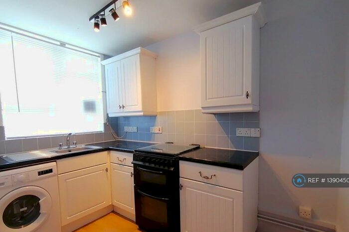 2 Bedroom Maisonette To Rent In Mary Mcarthur House, Belvedere, DA17