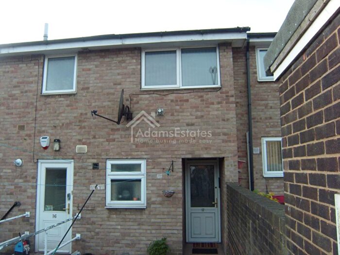 2 Bedroom Flat To Rent In Ashworth Close, Dewsbury, WF13