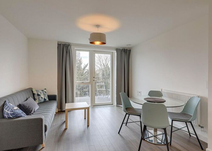 1 Bedroom Flat To Rent In Adenmore Road, Catford, SE6