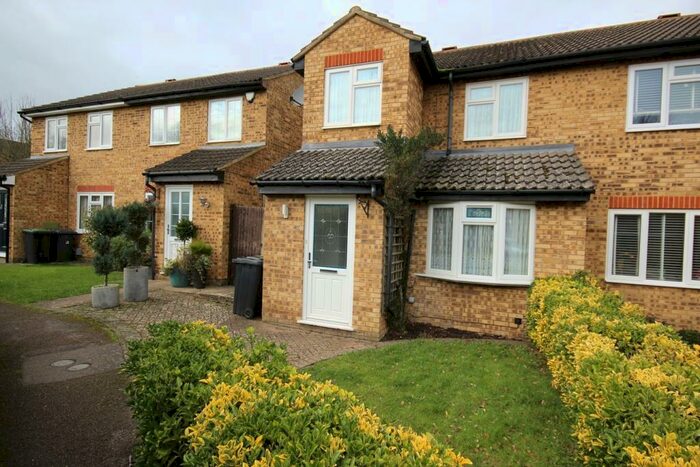 3 Bedroom Semi-Detached House To Rent In Avon Rise, Flitwick, MK45