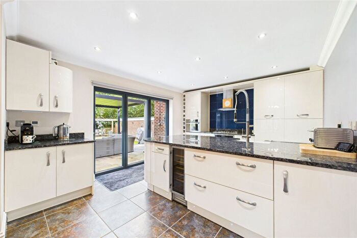 4 Bedroom Detached House For Sale In Thibet Road, Sandhurst, Berkshire, GU47