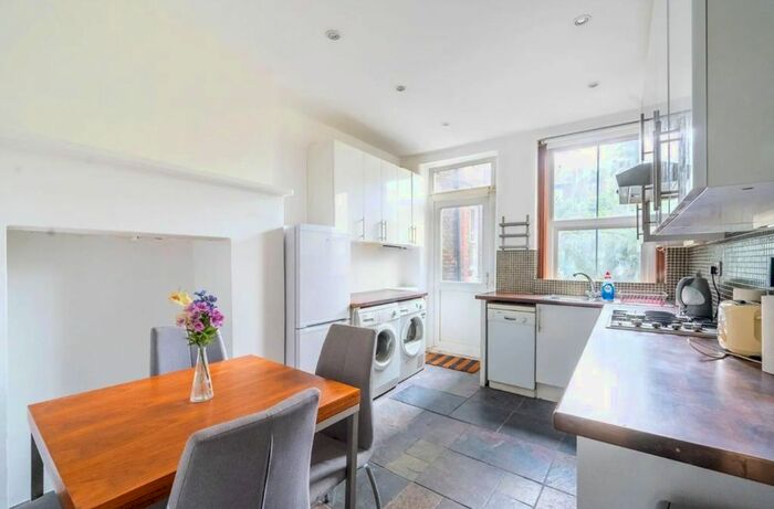 2 Bedroom Flat To Rent In Talgarth Mansions, Talgarth Road, London, Greater London, W14