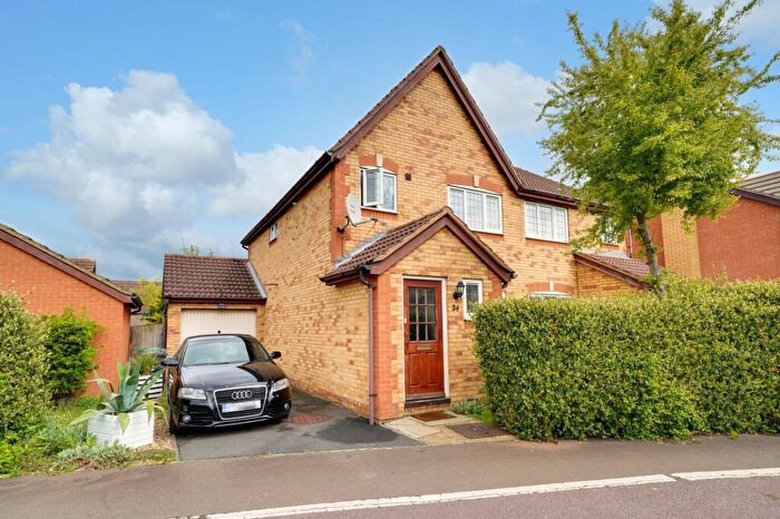 3 Bedroom Semi-Detached House To Rent In Flamsteed Drive, Huntingdon, PE29