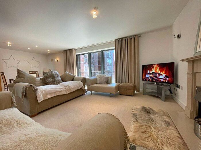 3 Bedroom Flat For Sale In Newhall Street, Birmingham, West Midlands, B3