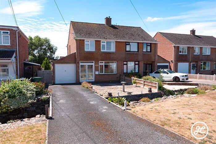 3 Bedroom Semi-Detached House For Sale In School Fields, North Petherton, Bridgwater, TA6
