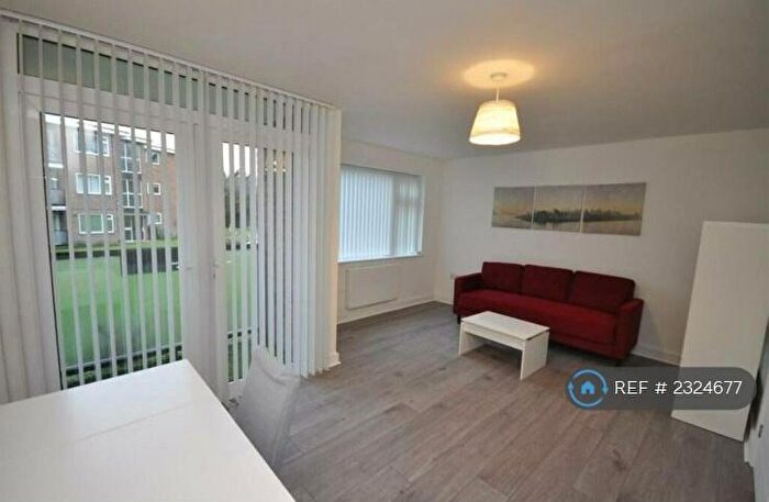2 Bedroom Flat To Rent In Pine Court, Leamington Spa, CV32